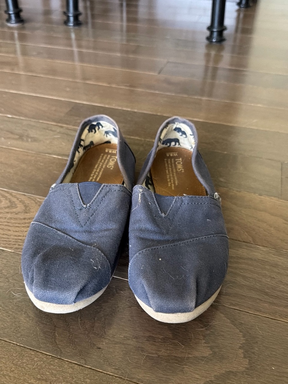 Toms Womens Slip-On Canvas Loafers in Navy